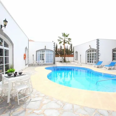 Nora House With Pool Only 500m To Sea Corralejo