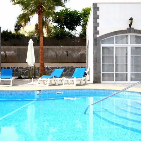 Nora House With Pool Only 500m To Sea Corralejo