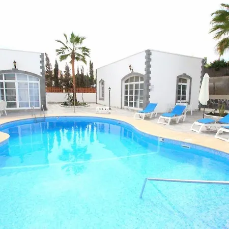 Nora House With Pool Only 500m To Sea *