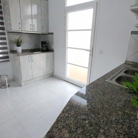Apartamento Nora House With Pool Only 500m To Sea