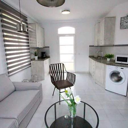 Nora House With Pool Only 500m To Sea Apartamento *
