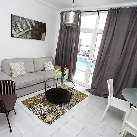Nora House With Pool Only 500m To Sea Apartamento